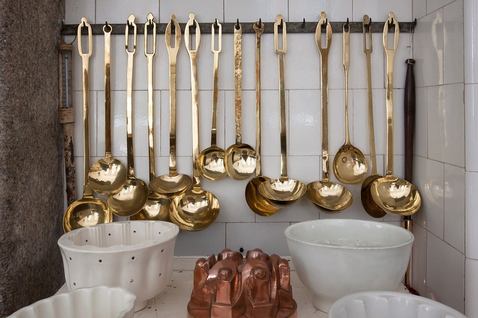 gold kitchen accesories